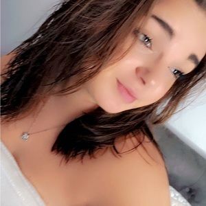 Meet your Posher, Clara